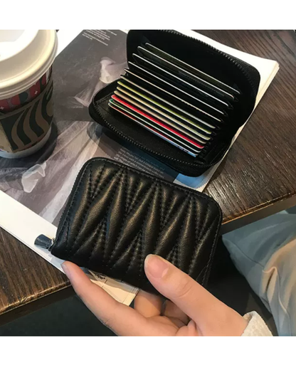 キルティングレザーカードケース