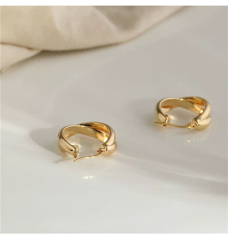 Minimal Luxe Hoop ピアス