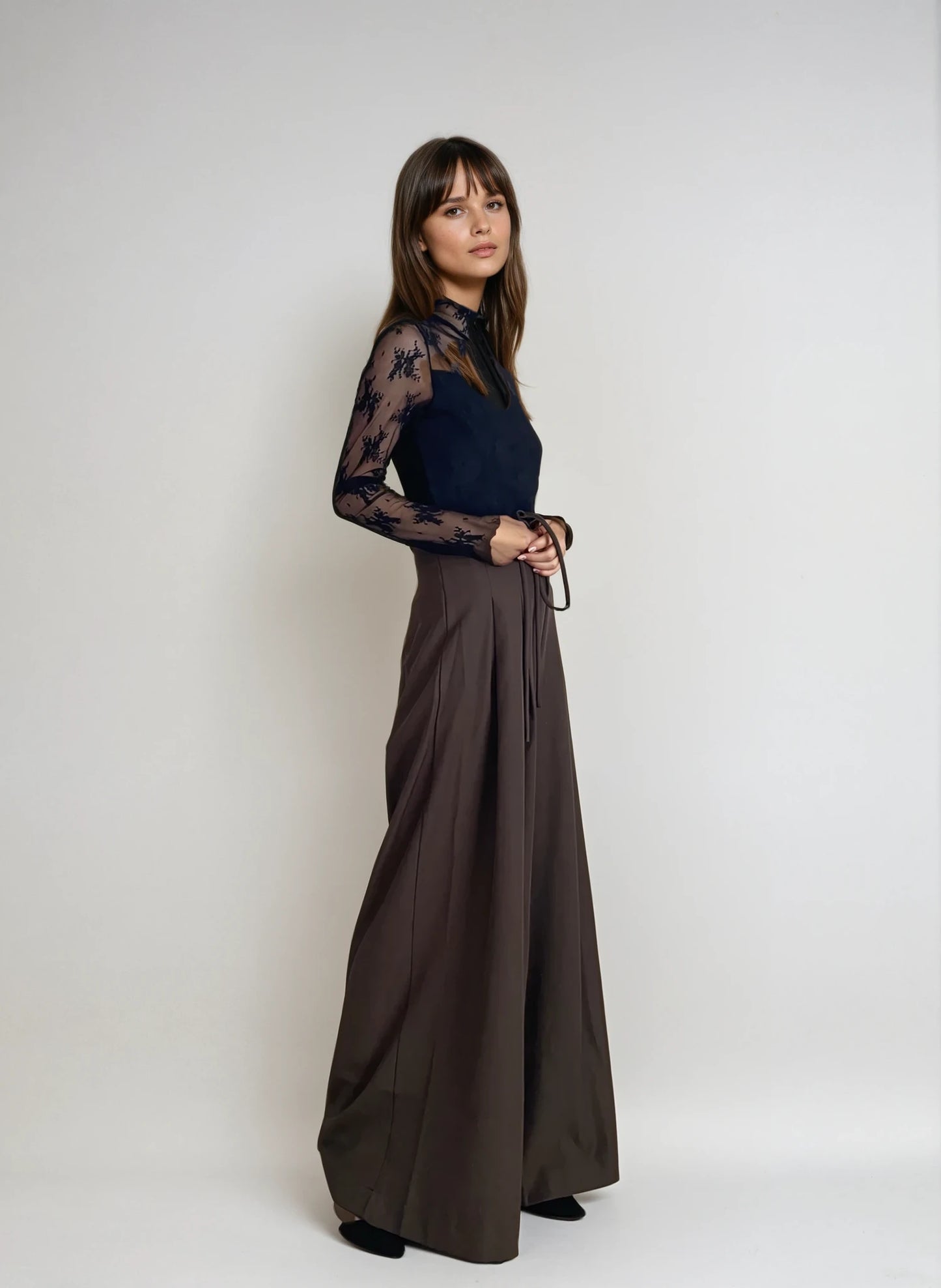 Elegant Sheer Lace High-Neck Top(裏起毛)