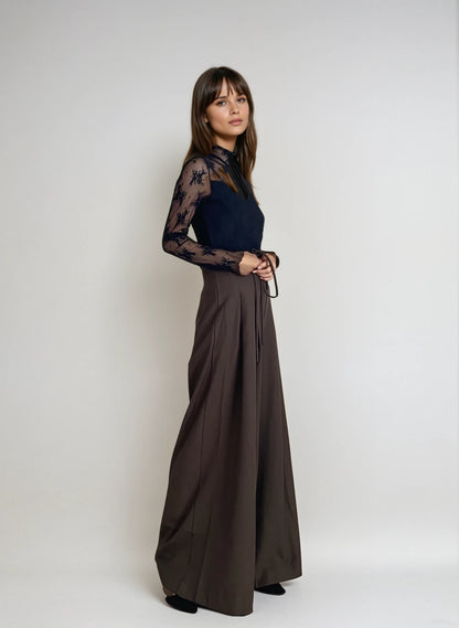 Elegant Sheer Lace High-Neck Top(裏起毛)